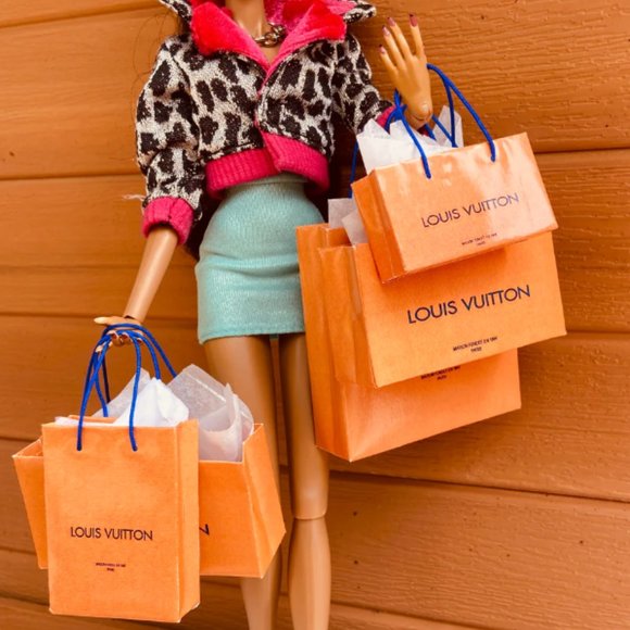 Meet your Posher, Vida - Picture 2 of 2